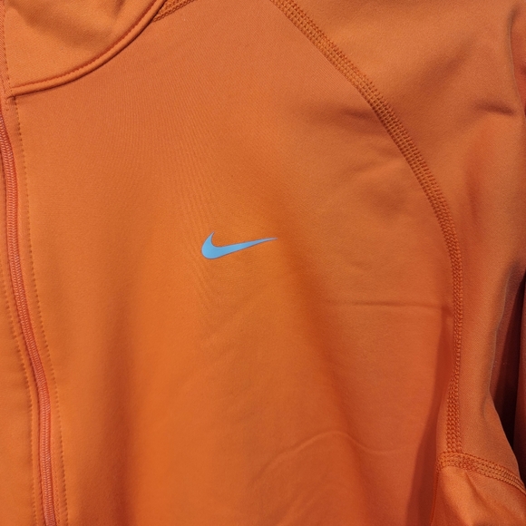Nike Fit Dry Men's Orange 1/2 Zip Pull Over Size Large Long Sleeve Zip Pocket. - Picture 3 of 9